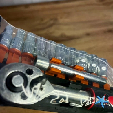 Тріскачка з набором головок 10 в 1 1/4&Prime; для авто та ремонту VEN-1641 &bull; Набір торцевих головок 4&ndash;13 мм з реверсивною тріскачкою та подовжувачем