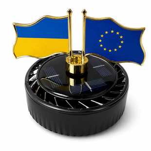 Автомобільний ароматизатор-дифузор &ldquo;Прапори&rdquo; на сонячній батареї &bull; Освіжувач повітря в машину з декоративними прапорами України та ЄС для панелі авто