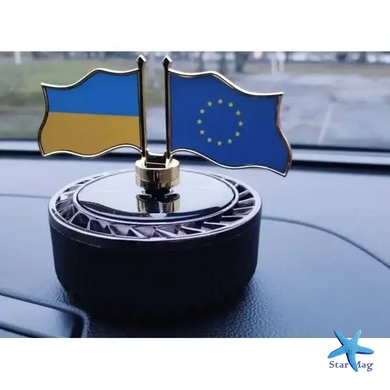 Автомобільний ароматизатор-дифузор &ldquo;Прапори&rdquo; на сонячній батареї &bull; Освіжувач повітря в машину з декоративними прапорами України та ЄС для панелі авто