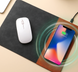 Килимок для миші з бездротовою зарядкою для смартфона · Ігрова поверхня для мишки з технологією QI